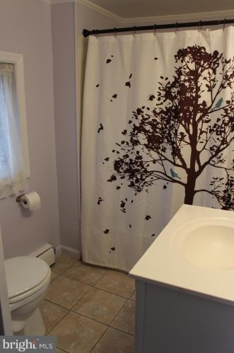 4603 Naamans Creek Rd, Boothwyn PA  19060-2214 exterior