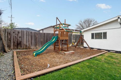 3832 El Oro St, North Highlands CA  95660-4815 exterior