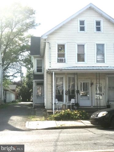234 Church Ave, Ephrata, PA 17522-2047