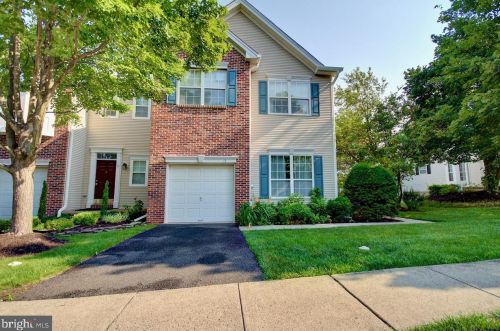 13 Tankard Ln, Washington Crossing, PA 18977-1157