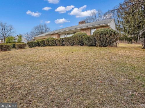 245 Walters Ave, Molino, PA 17961-1419