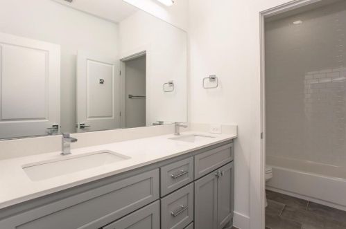 2217 Bird St, Fort Worth, TX 76111-1303