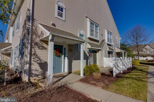 1504 Wharton Rd, Mount Laurel, NJ 08054-5299