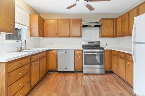 37 Victoria Dr, Colchester CT  06415-2319 exterior