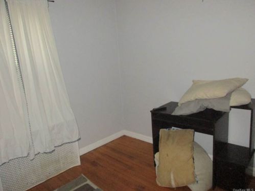 12 Kalmia St, Elwood NY  11731-1213 exterior