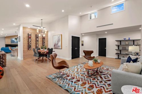 4709 Norwich Ave, Van Nuys CA  91403-2017 exterior