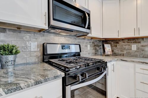 337 Steele St, New Britain CT  06052-1518 exterior