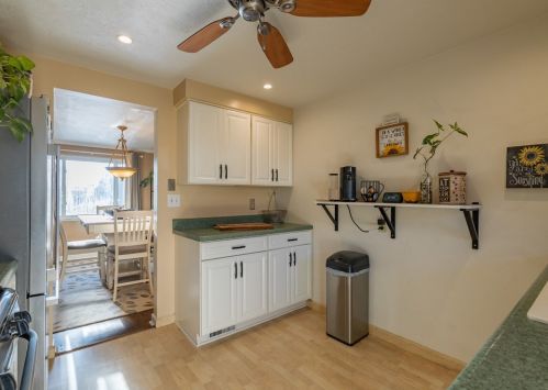 2816 Castlegate Ave, Pittsburgh PA 15226-2010 exterior