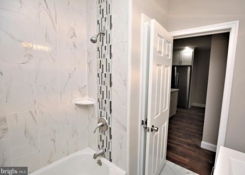 424 Pitman Ave, Trenton NJ  08610-3806 exterior