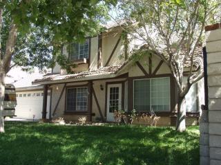 5139 Katrina Pl, Palmdale CA  93552-4585 exterior