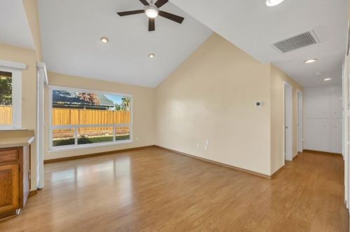 5820 Merlindale Dr, Citrus Heights CA  95610-6728 exterior