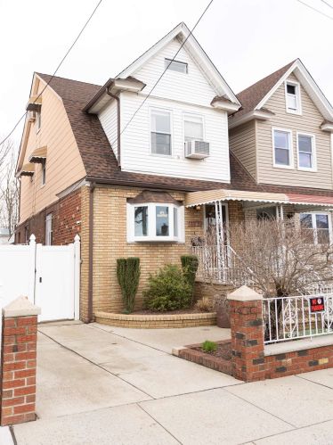 133-56 Peconic St, Jamaica, NY 11417-2636