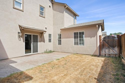 4237 Ivory Ln, Turlock CA  95382-7430 exterior
