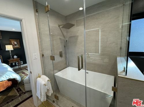 3584 Sepulveda, Van Nuys CA 91402-4305 exterior