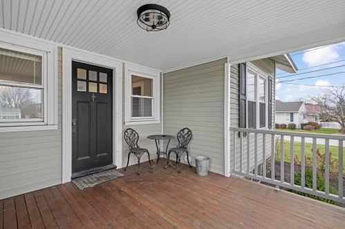 640 Mast Rd, Goffstown NH  03045 exterior