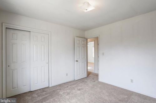 166 Hyde Park Ln, Charles Town WV  25414-4545 exterior