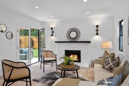 4070 Bakman Ave, North Hollywood CA  91602-3302 exterior