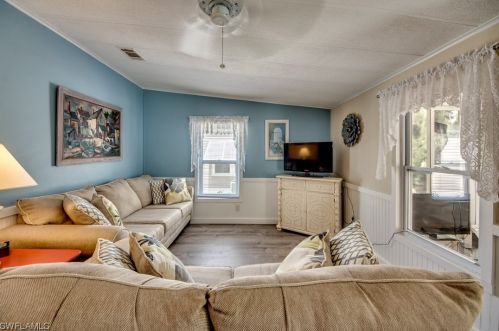 7196 Drum Dr, Saint James City FL  33956-2726 exterior