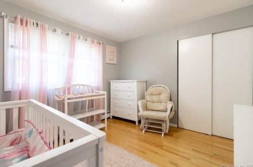 221 Woodland Ave, Bloomfield CT  06002-1357 exterior