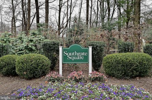 2414 Southgate Sq, Herndon VA  20191-1239 exterior