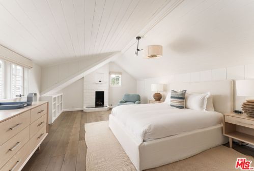 1564 Ramona Ln, Santa Barbara CA  93108-2634 exterior