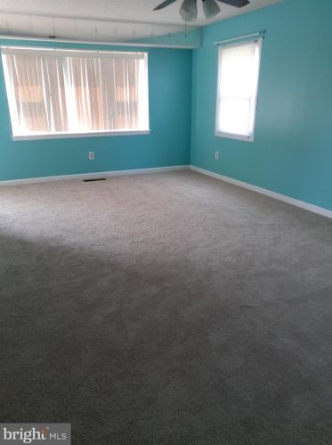 37 Garland Ln, Willingboro NJ  08046-3011 exterior