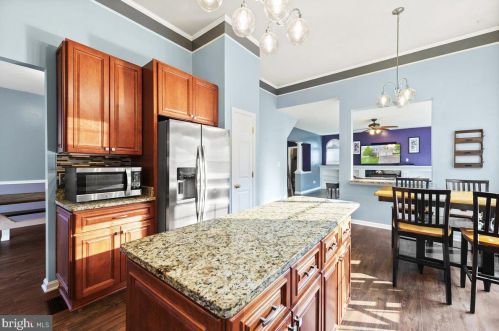 10056 Naughton Ct, Bristow VA  20136-3068 exterior