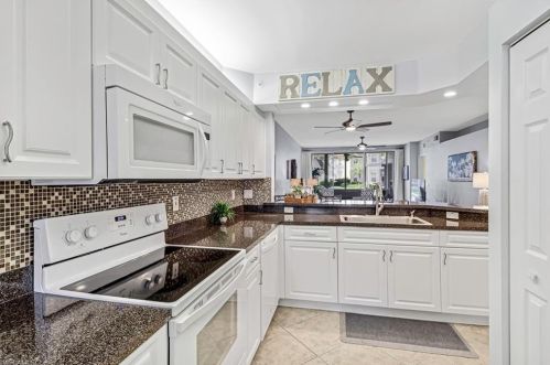 2585 Old Groves Rd, Naples, FL 34109-0631