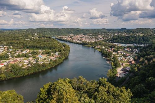 893 Highpoint Dr, Coal Center, PA 15423-1210
