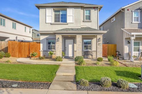 1211 Niemann St, Winters, CA 95694-2320