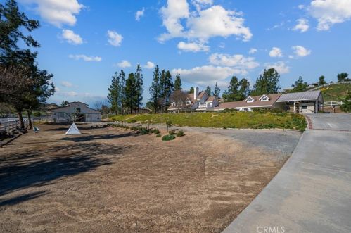 41664 Camino Del Vino, Temecula CA  92592-8439 exterior