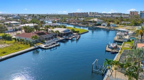 5 Fairview Blvd, Fort Myers Beach FL  33931-4513 exterior