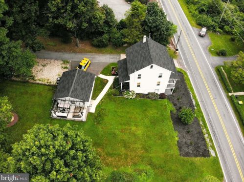 2149 Old Lancaster Pike, Swartzville PA  17569-9139 exterior