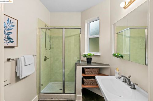 3214 Ettie St, Oakland CA  94608-4016 exterior