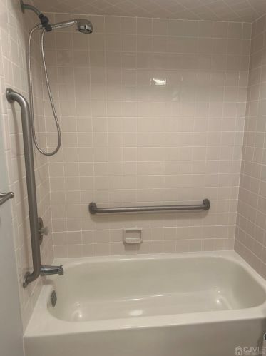 17 Lear Ct, East Brunswick NJ  08816-1863 exterior