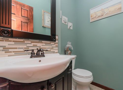 20 Lockerbie Dr, Valpo IN  46385-9287 exterior