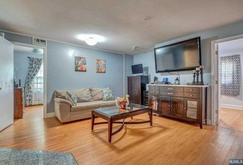 131 Bergen Ave, Ridgefield Park NJ  07660-1521 exterior