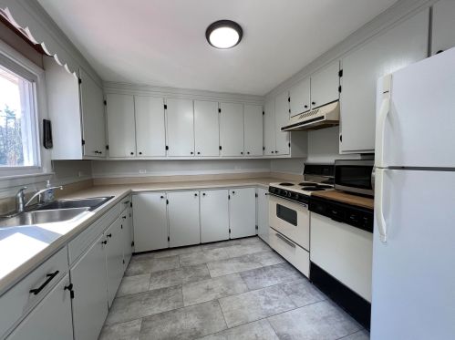 889 Northfield Rd, Hinsdale NH  03451-2507 exterior