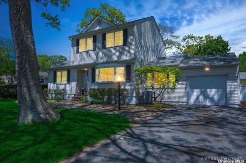 759 Van Buren Ave, West Islip NY  11795-1337 exterior