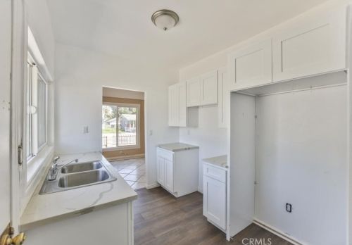 996 Arrowhead Ave, San Bernardino CA  92408-2009 exterior