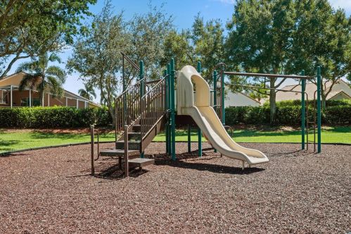 8084 Briantea Dr, Boynton Beach FL  33472-2745 exterior