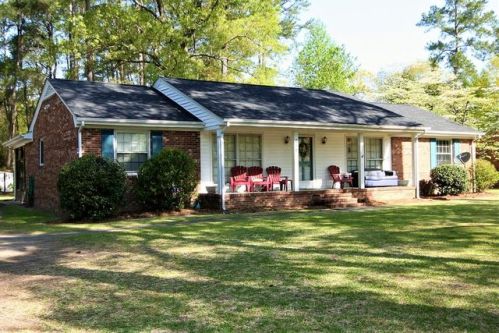 205 Shadywood Dr, Goldsboro, NC 27534-9486