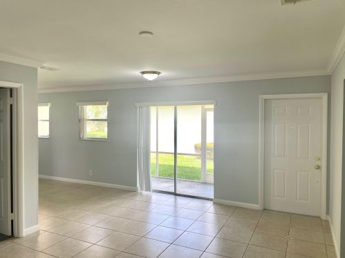4392 Golfers Cir, West Palm Beach FL  33410-4610 exterior
