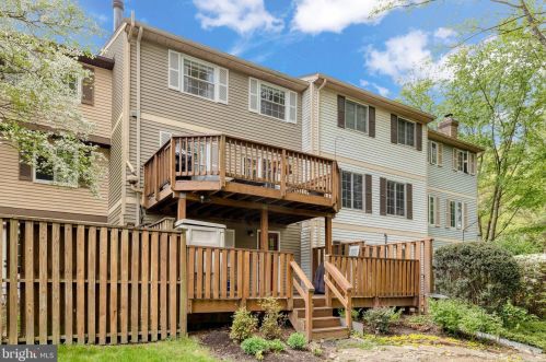 10902 Barton Hill Ct, Herndon VA  20191-5000 exterior