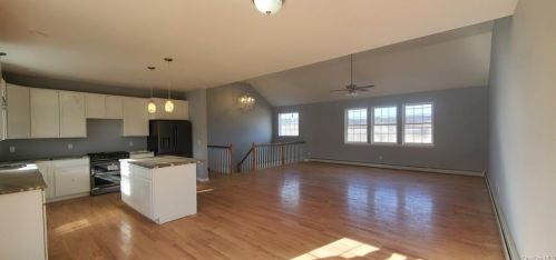 8 Mt Hope Rd, Middletown NY  10940-7128 exterior