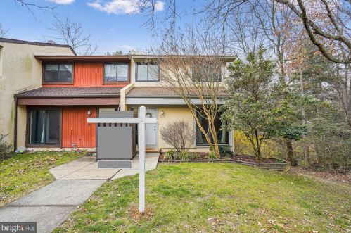 2212 Cartwright Pl, Herndon, VA 20191-1910