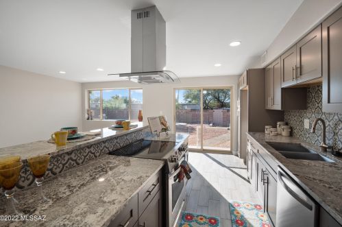 3122 Marvin Ave, Tucson, AZ 85730-1758