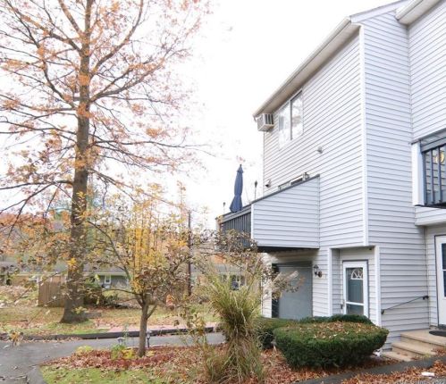73 Coalpit Hill Rd, Danbury, CT 06810-8071