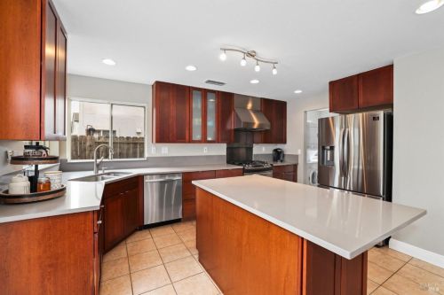 912 Celestine Cir, Vacaville CA  95687-7852 exterior