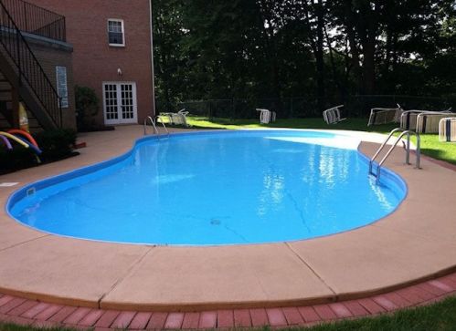 501 Camelot Dr, Pittsburgh PA  15237-4977 exterior